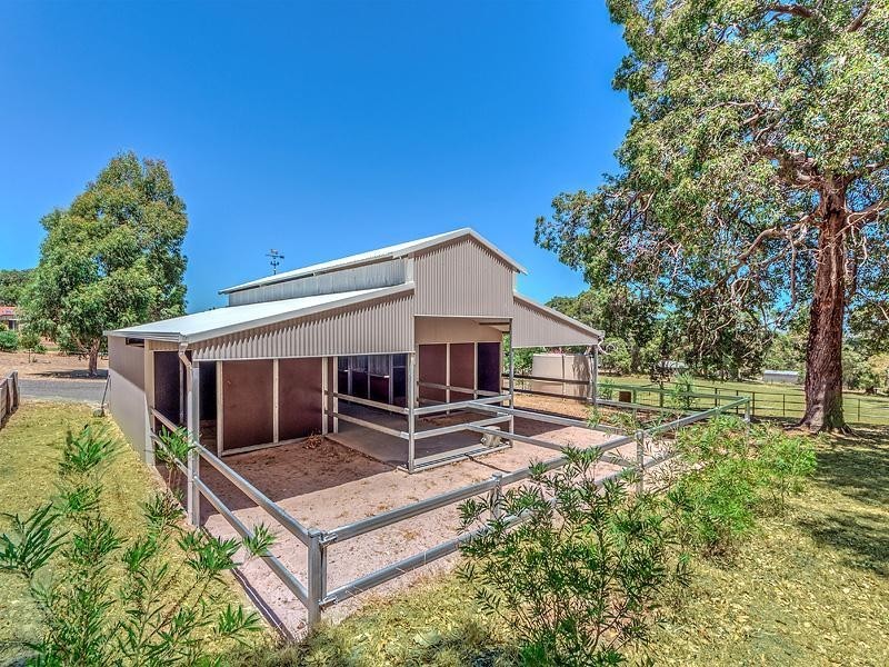 17 Three Kangaroos Way, Byford WA 6122