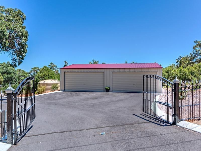 17 Three Kangaroos Way, Byford WA 6122