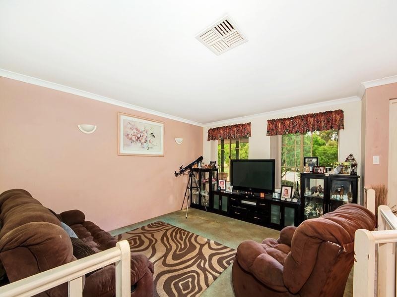 27 Tiara Court, Darling Downs WA 6122