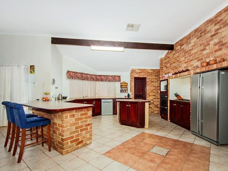 27 Tiara Court, Darling Downs WA 6122