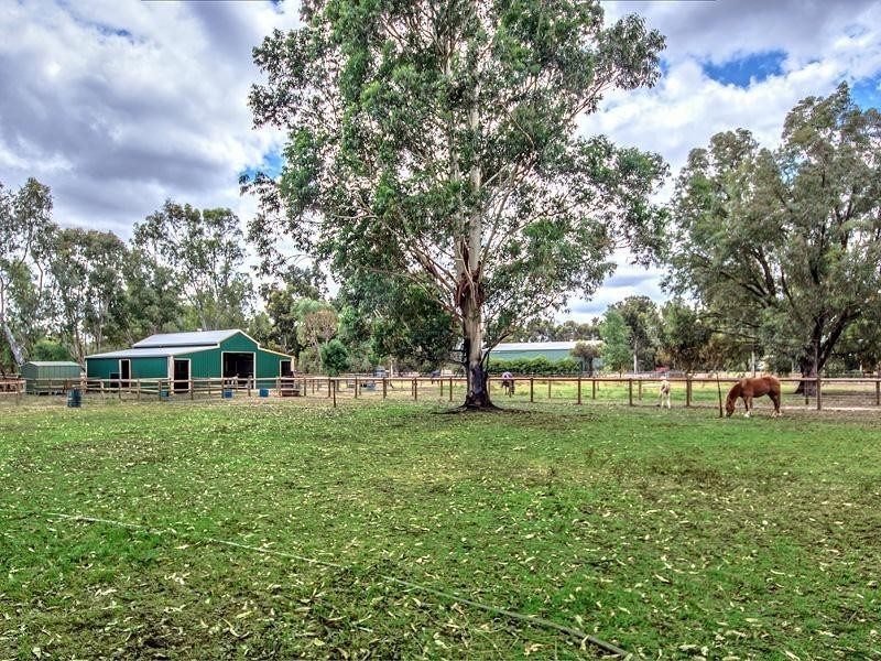 27 Tiara Court, Darling Downs WA 6122