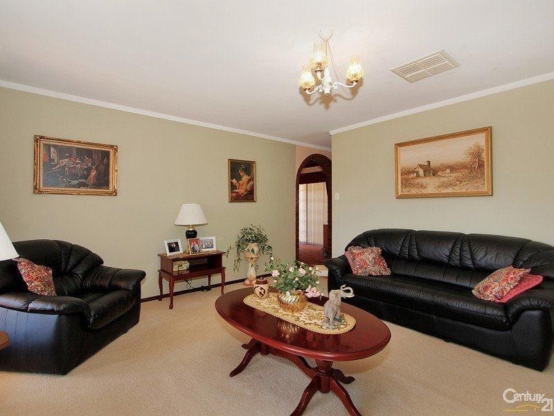 17 Wangoola Terrace, Mount Nasura WA 6112