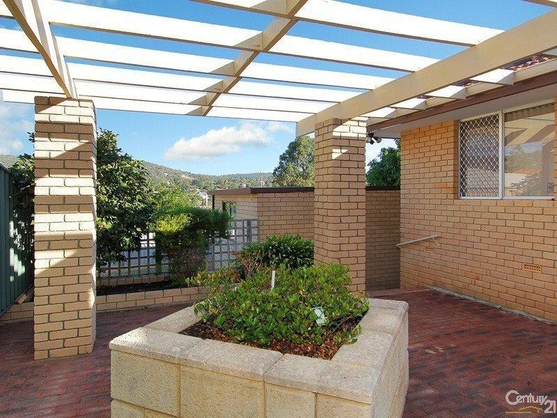 17 Wangoola Terrace, Mount Nasura WA 6112