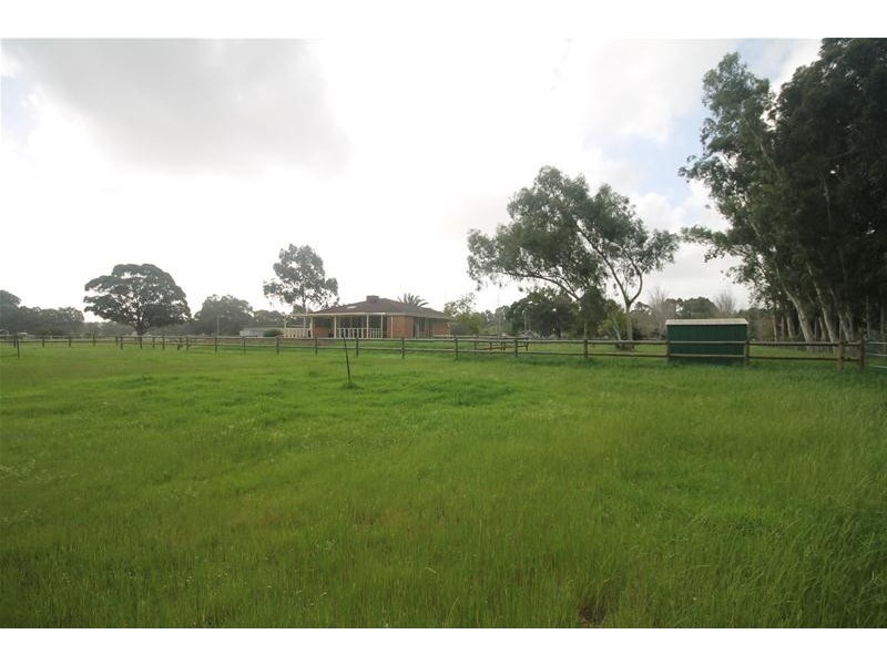 24 Rain Lover Court, Darling Downs WA 6122