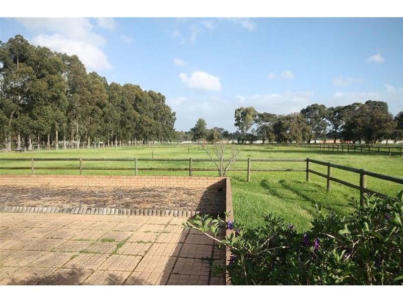 24 Rain Lover Court, Darling Downs WA 6122