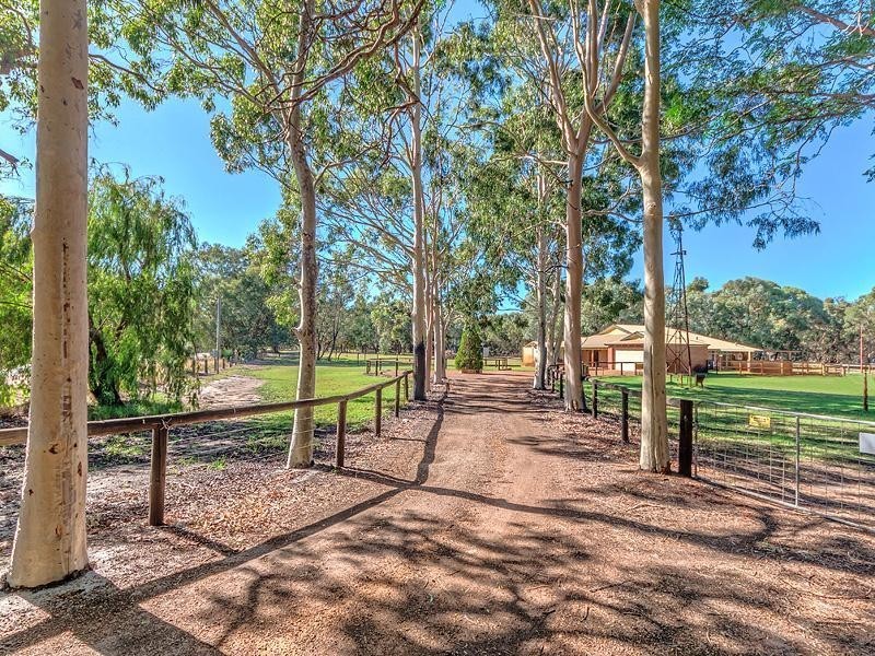 1118 Orton Road, Cardup WA 6122