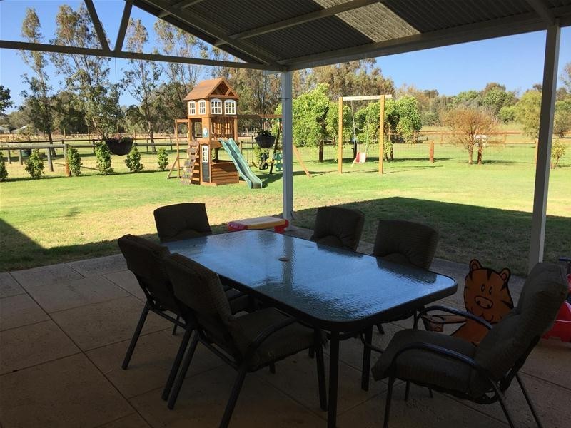 62 Northerly Lane, Oakford WA 6121