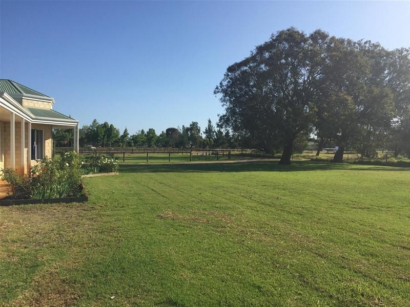 62 Northerly Lane, Oakford WA 6121