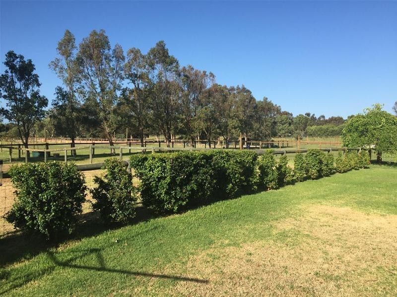 62 Northerly Lane, Oakford WA 6121