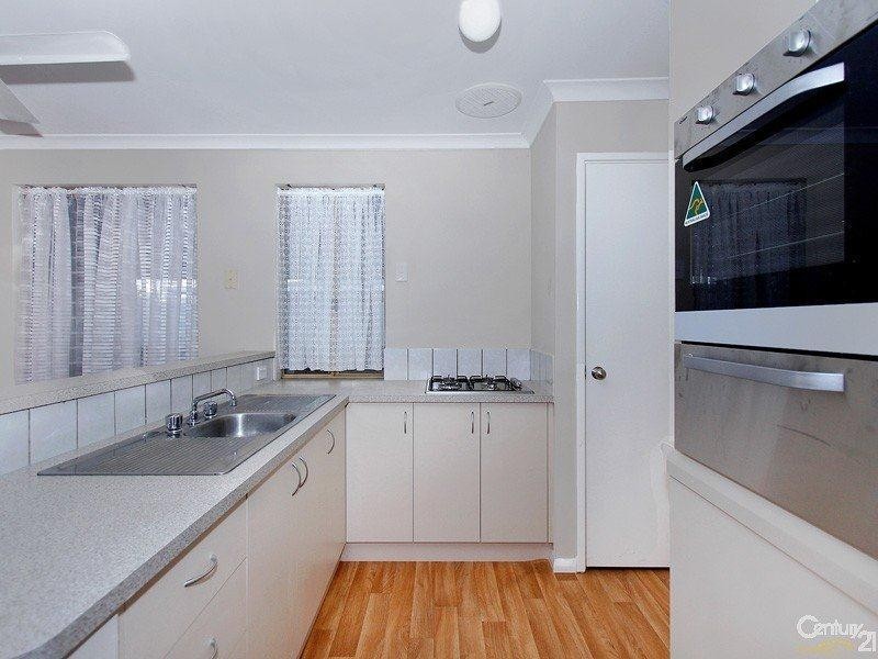 142 Seville Drive, Seville Grove WA 6112