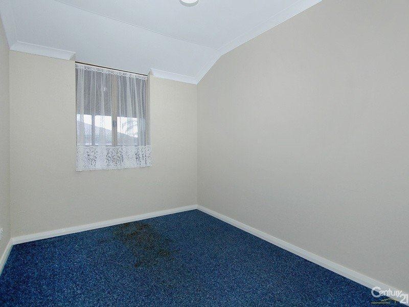 142 Seville Drive, Seville Grove WA 6112