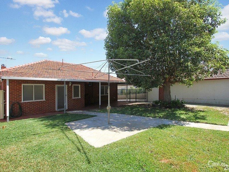 90 South Western Highway, Mount Richon WA 6112