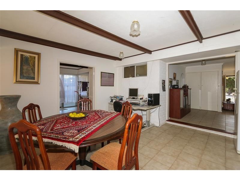 11 Sherwood Court, Armadale WA 6112