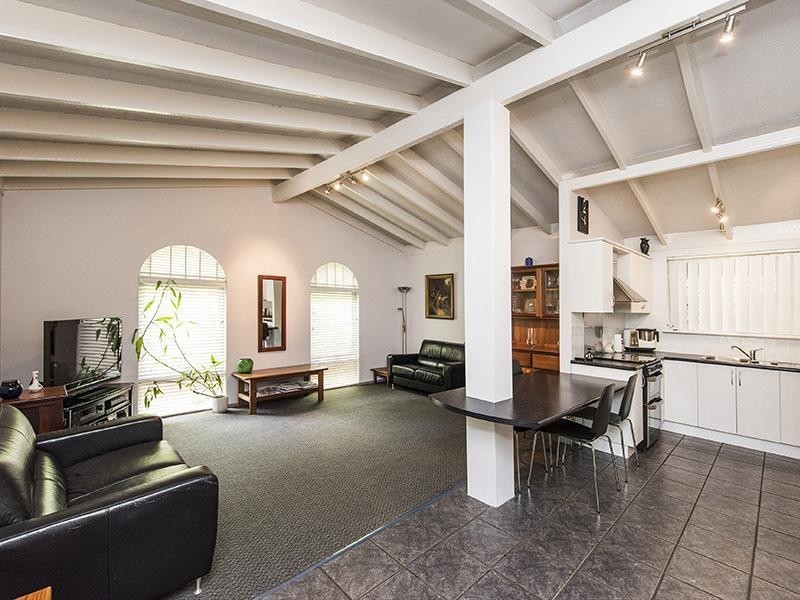 3 Claunelle Road, Armadale WA 6112