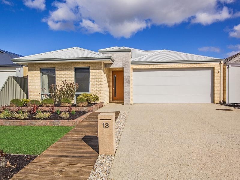 13 McLachlan Turn, Byford WA 6122