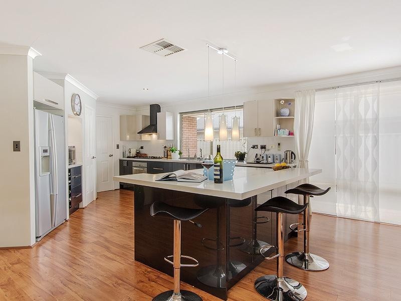 19 Salamanca Boulevard, Seville Grove WA 6112