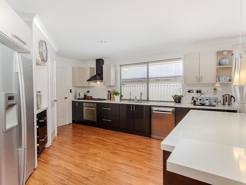 19 Salamanca Boulevard, Seville Grove WA 6112