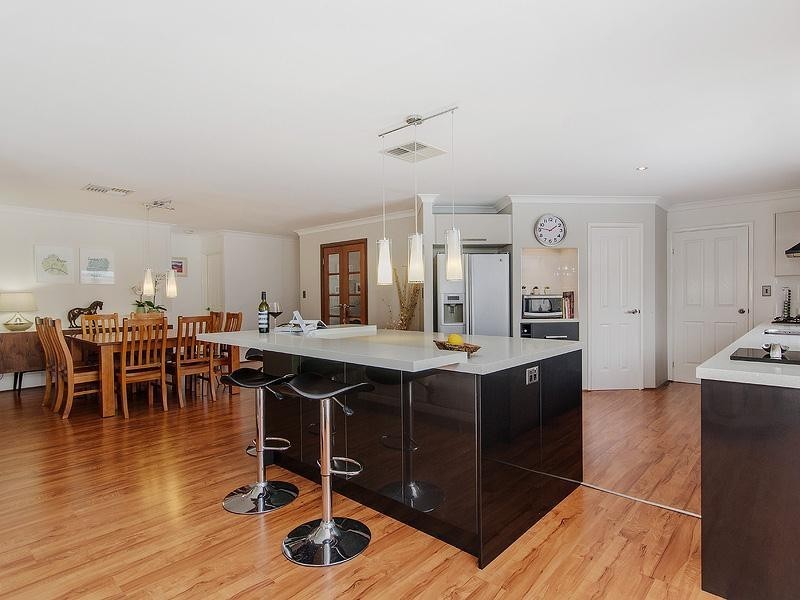 19 Salamanca Boulevard, Seville Grove WA 6112