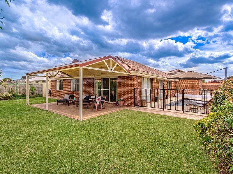 19 Salamanca Boulevard, Seville Grove WA 6112