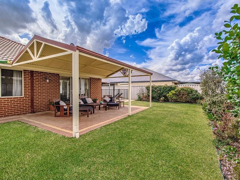 19 Salamanca Boulevard, Seville Grove WA 6112
