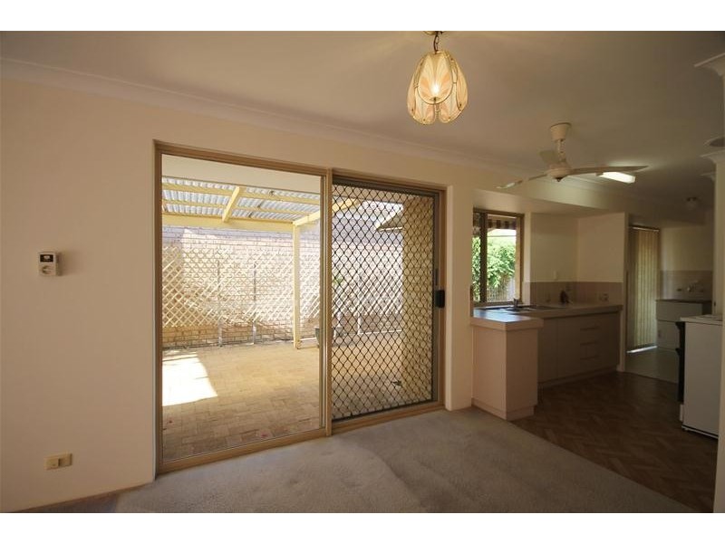 4/15 Murray Court, Armadale WA 6112