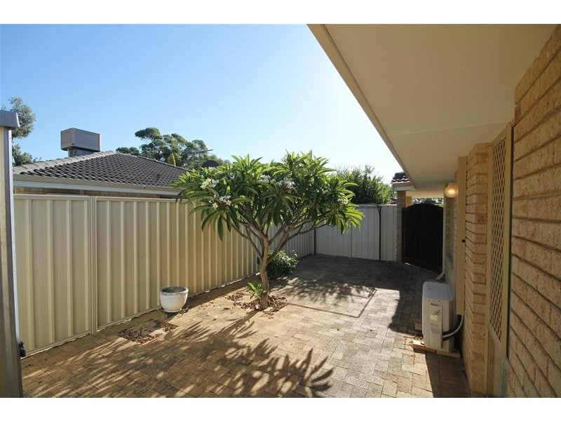 4/15 Murray Court, Armadale WA 6112