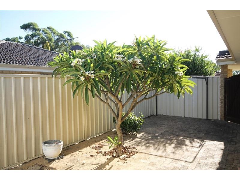 4/15 Murray Court, Armadale WA 6112