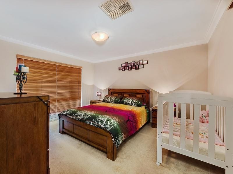 44 Amethyst Crescent, Mount Richon WA 6112