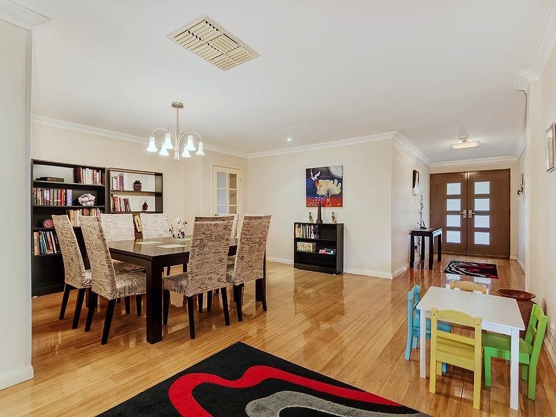 44 Amethyst Crescent, Mount Richon WA 6112