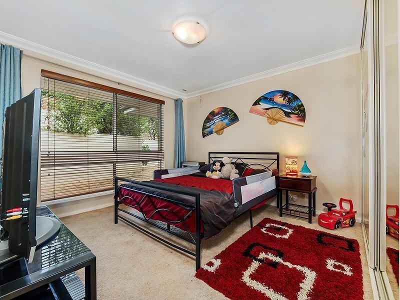 44 Amethyst Crescent, Mount Richon WA 6112