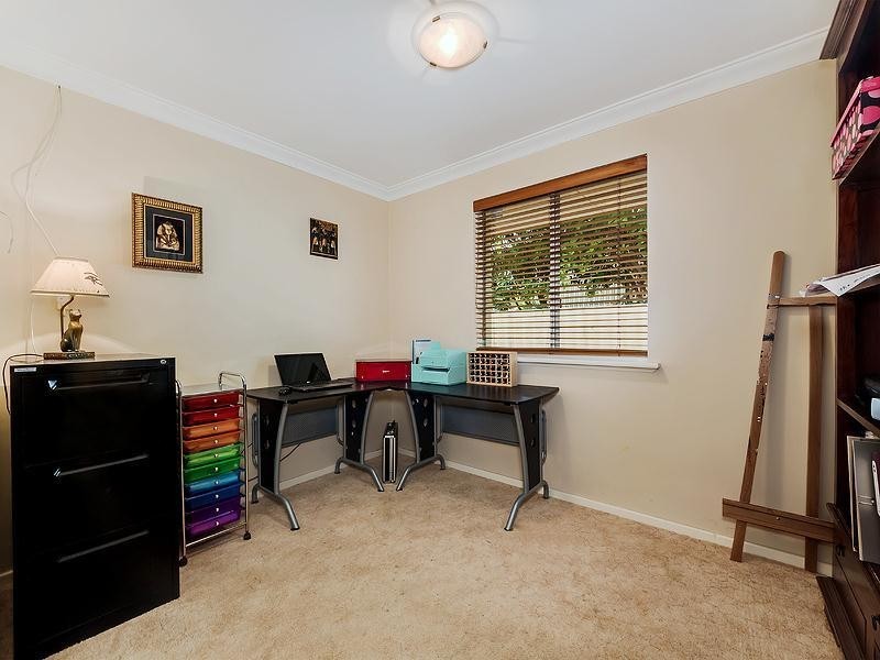 44 Amethyst Crescent, Mount Richon WA 6112