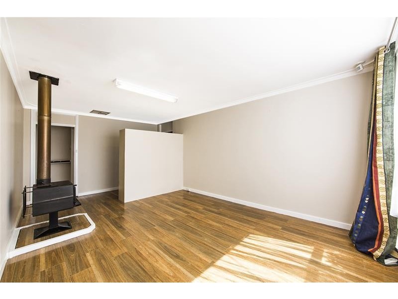 9 Oscar Street, Armadale WA 6112