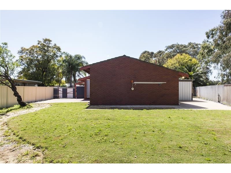 9 Oscar Street, Armadale WA 6112