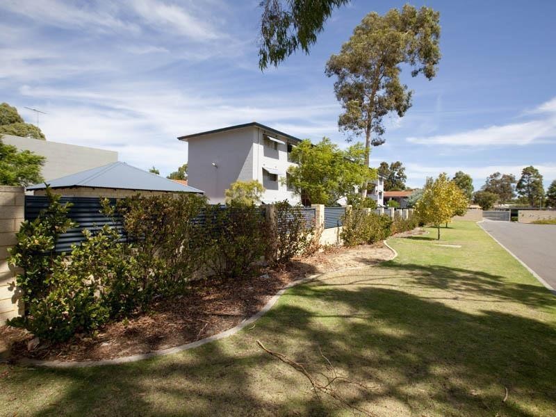 15/14 Coralie Court, Armadale WA 6112