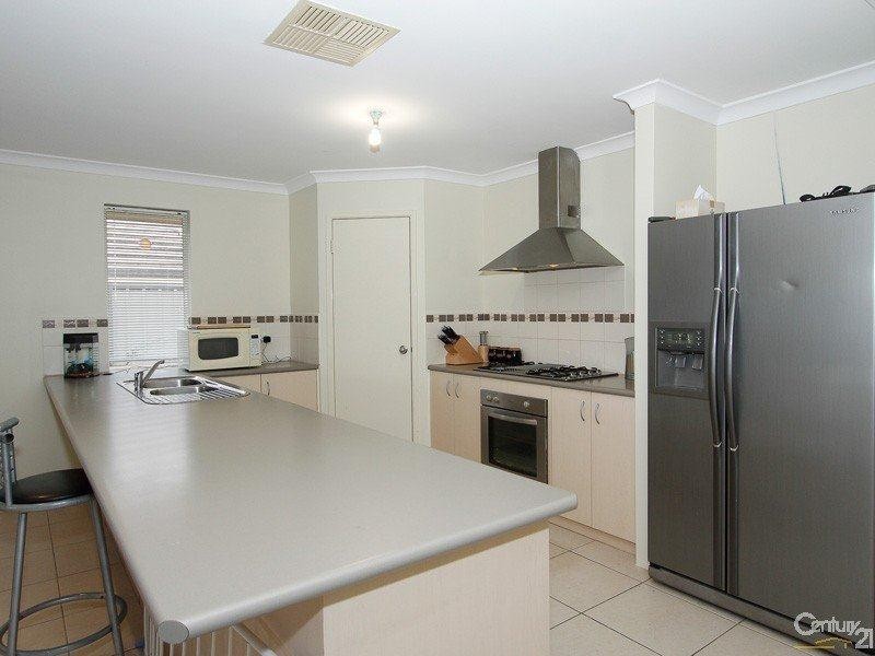 7 Vivien Avenue, Baldivis WA 6171