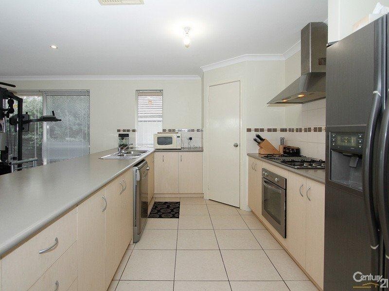 7 Vivien Avenue, Baldivis WA 6171