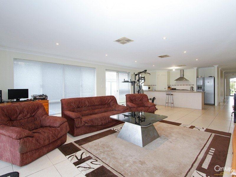 7 Vivien Avenue, Baldivis WA 6171