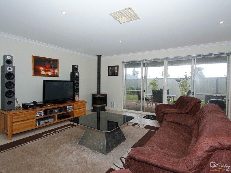 7 Vivien Avenue, Baldivis WA 6171