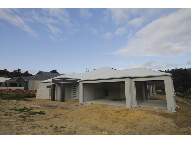 18 Maclean Street, Roleystone WA 6111