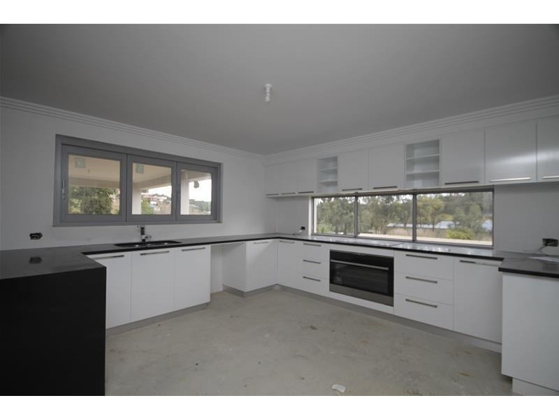 18 Maclean Street, Roleystone WA 6111