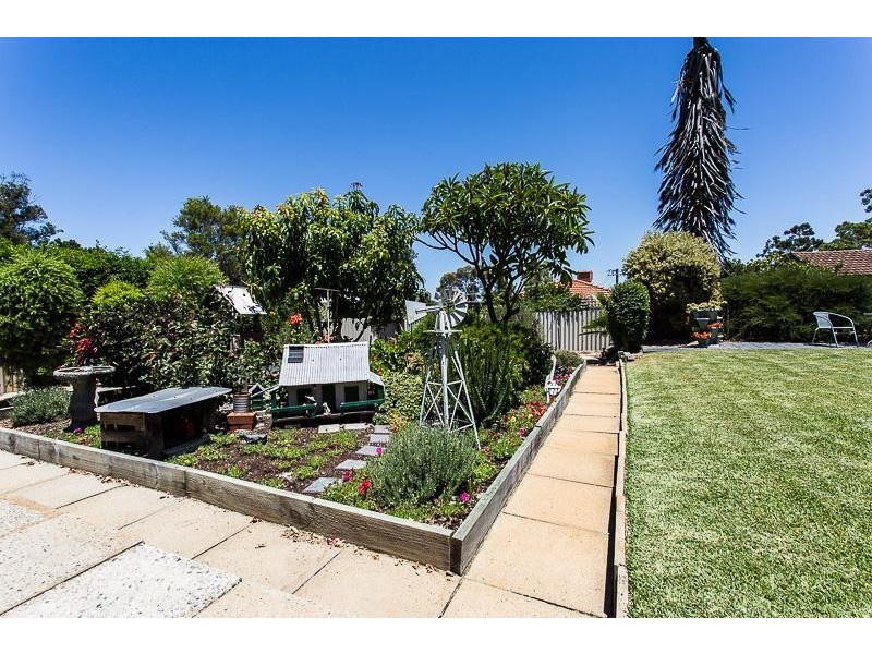 36 Lensham Place, Armadale WA 6112