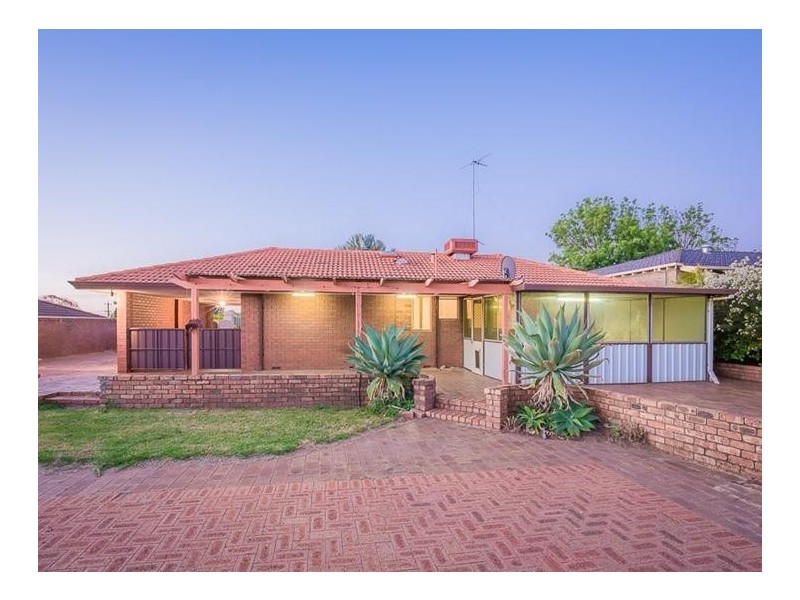 18 Clarence Road, Armadale WA 6112