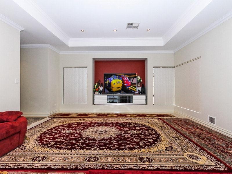 1 Carmine Close, Southern River WA 6110