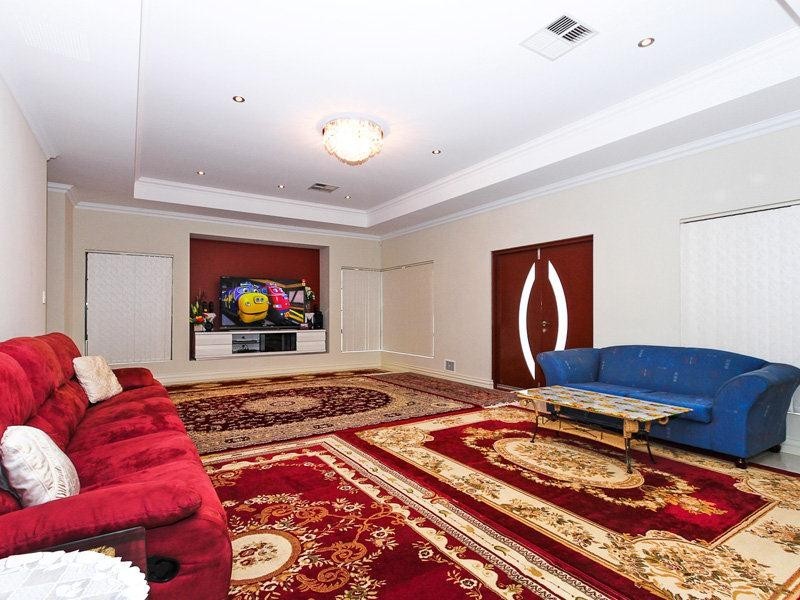 1 Carmine Close, Southern River WA 6110