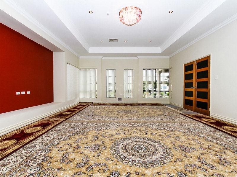 1 Carmine Close, Southern River WA 6110