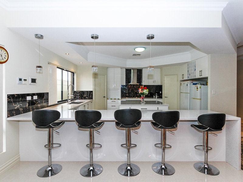 1 Carmine Close, Southern River WA 6110