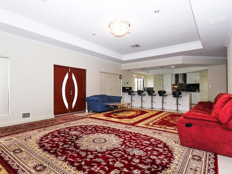 1 Carmine Close, Southern River WA 6110