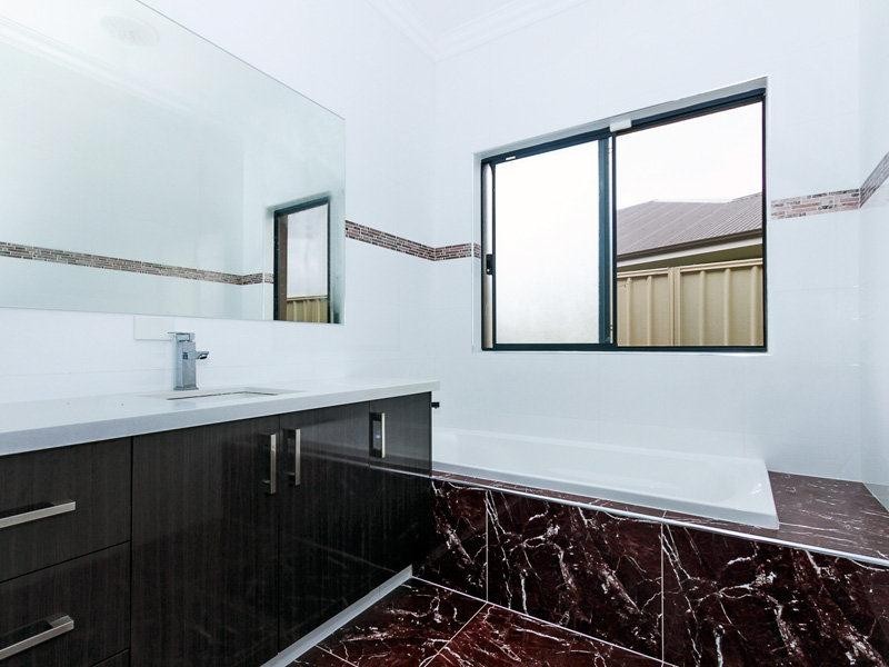 1 Carmine Close, Southern River WA 6110