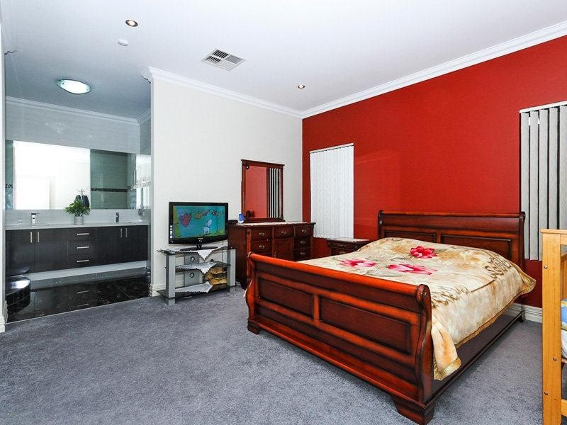 1 Carmine Close, Southern River WA 6110