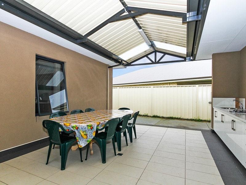 1 Carmine Close, Southern River WA 6110